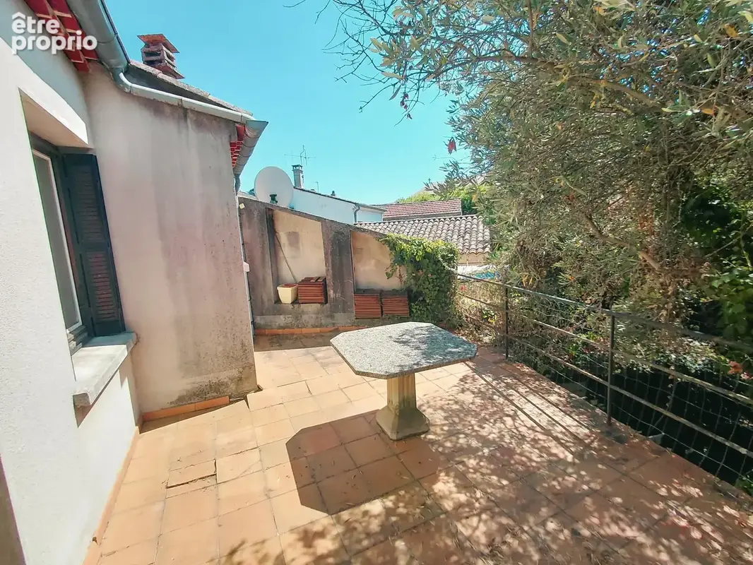St etienne de fontbellon - appartement 3 pieces 80m2 + terrasse - photo 2