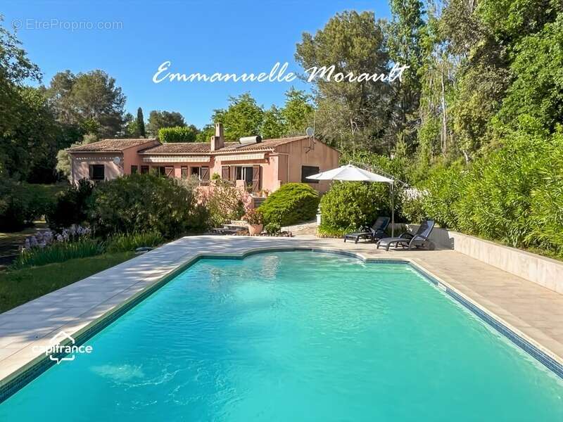 Maison à BAGNOLS-EN-FORET