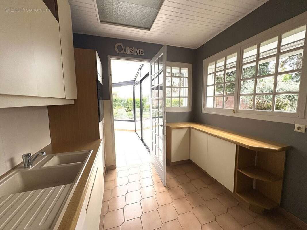 Maison 66 m² à Longpre-Les-Corps-Saints  - photo 2