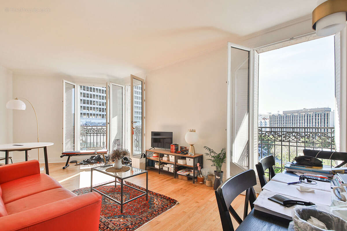 Appartement à PARIS-14E