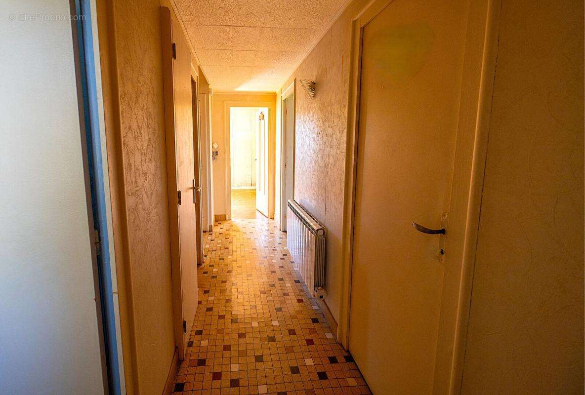 Appartement à PANISSIERES
