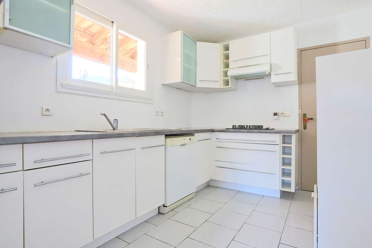 Maison à SOLLIES-TOUCAS