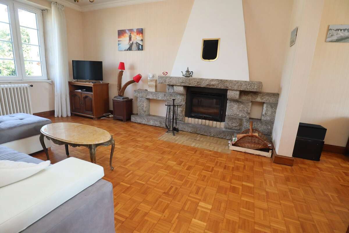 Dans le bourg de COLLOREC - photo 7