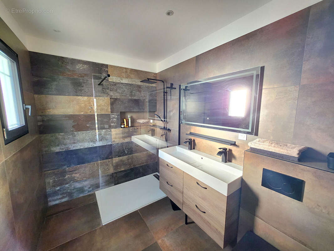 Maison à MONTFORT-SUR-ARGENS