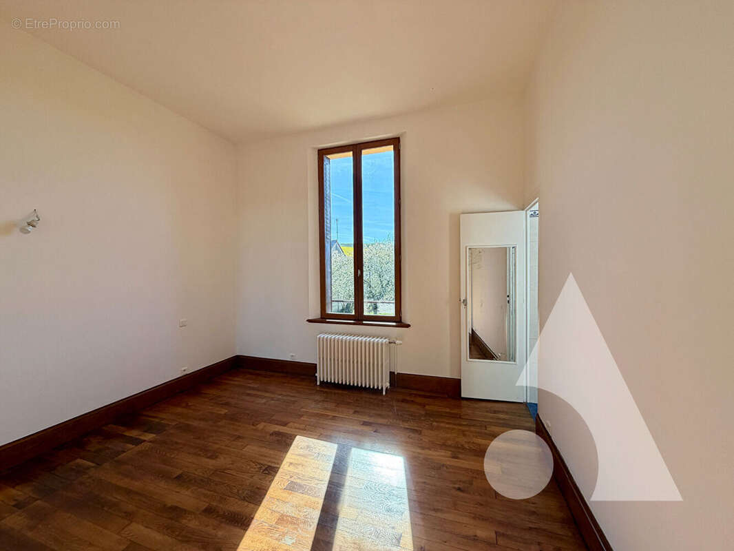 Maison à AIX-EN-OTHE