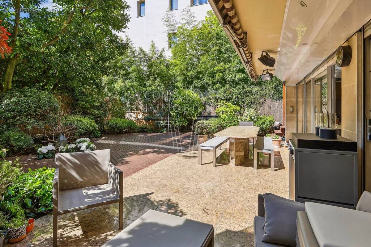 Appartement à NEUILLY-SUR-SEINE