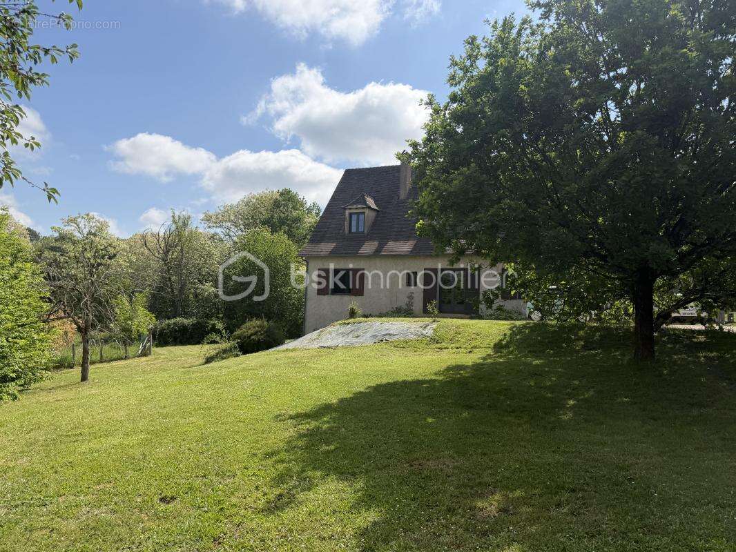 Maison à EYLIAC
