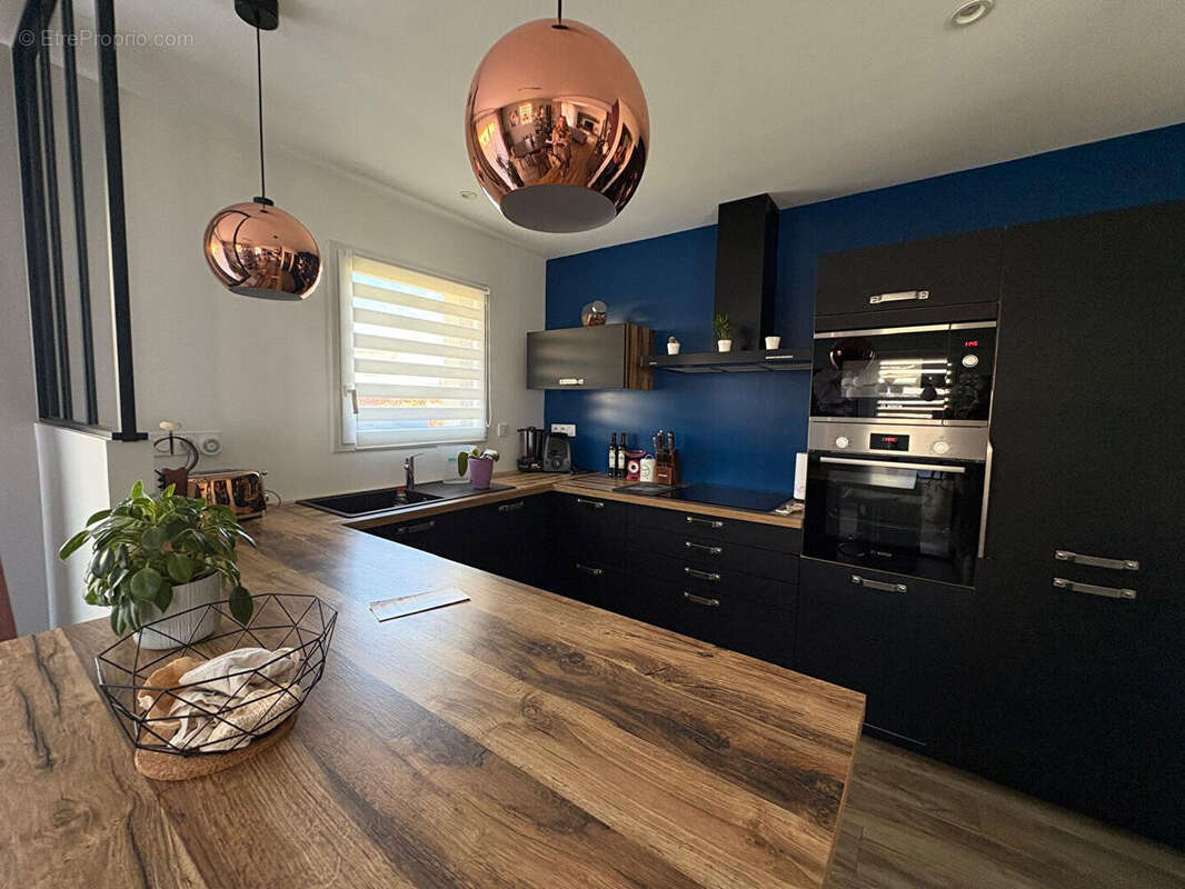 Maison à FEUGUEROLLES-BULLY