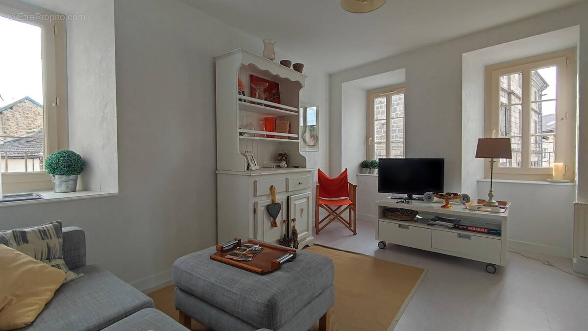 Appartement à TENCE
