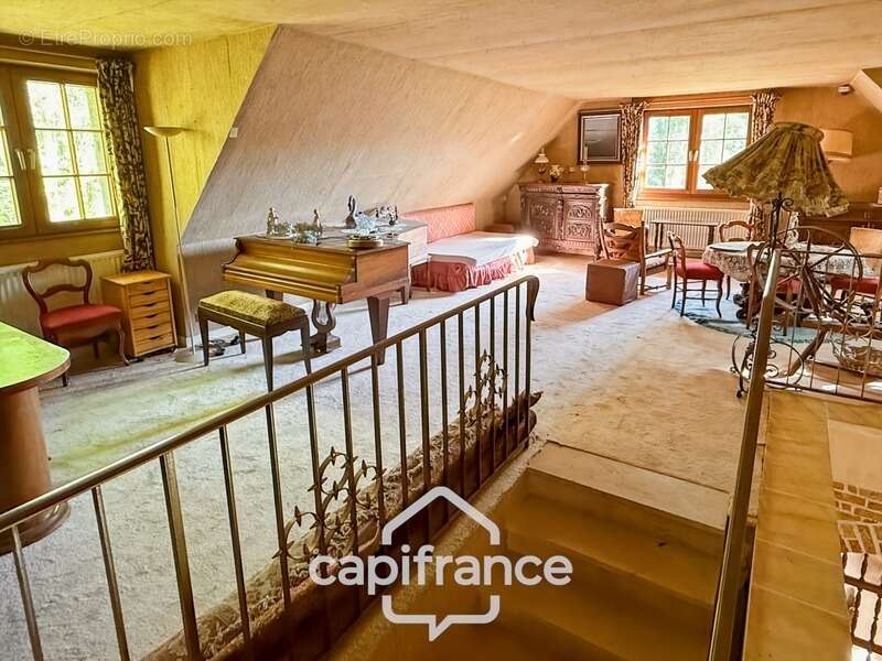 Maison de caractère style manoir – 258 m² – Parc arboré – Allée privative – Fort potentiel - photo 10