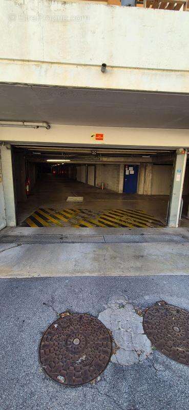 Parking à LE CANNET