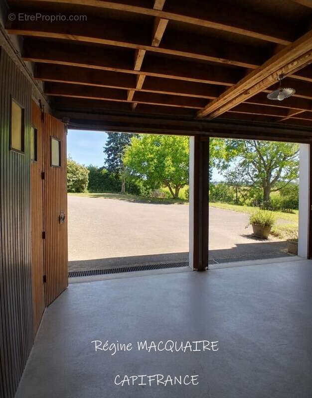 À vendre : Maison mitoyenne de 4 pièces,143 m2 env., 3 chambres sur un terrain de 1500 m2 avec panorama exceptionnel sur la camp - photo 31