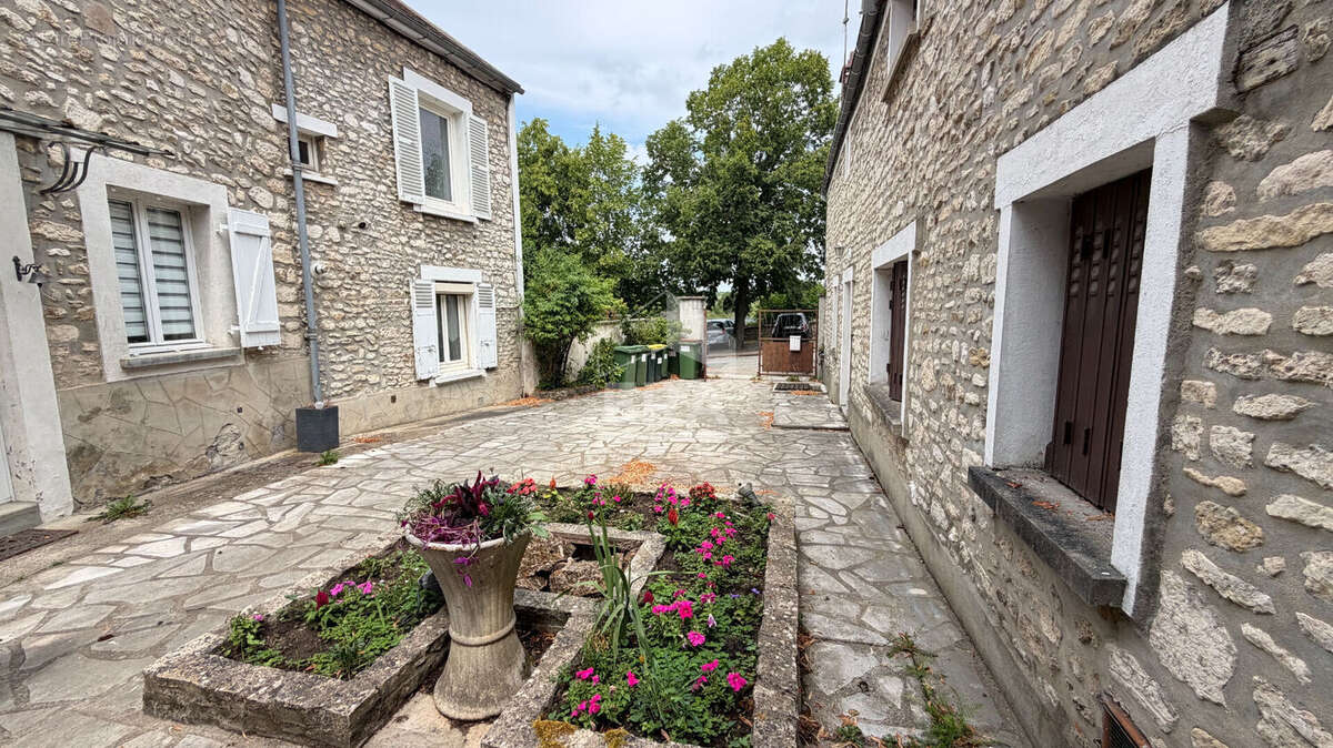 Maison 85m² à thiverval-grignon - photo 3