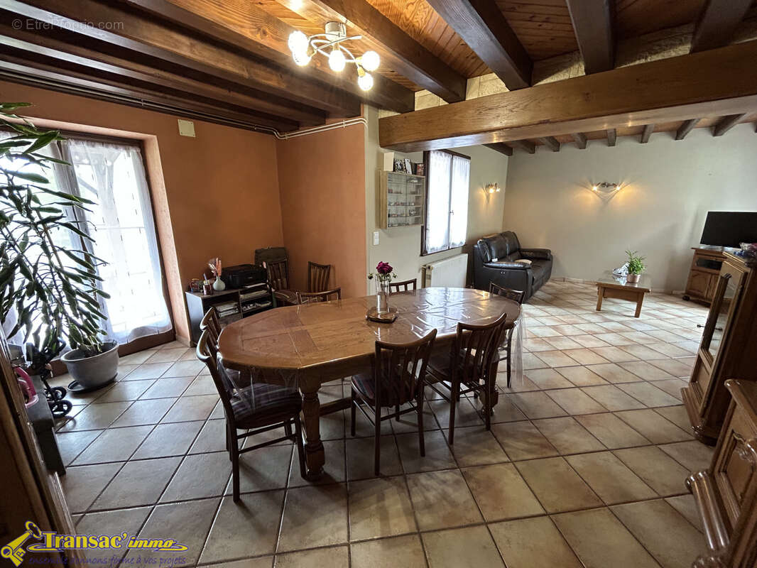 Corps de ferme 4 pièces 118m2 avec dépendances et terrain - photo 6