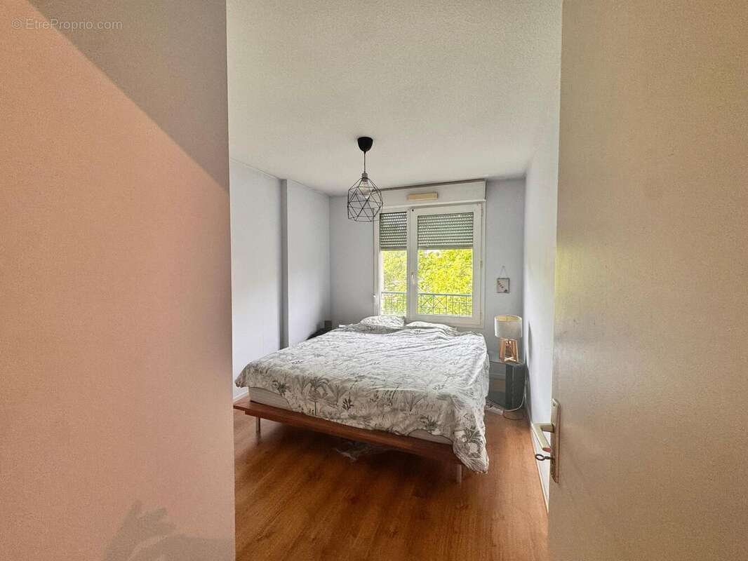   - Appartement à LYON-7E