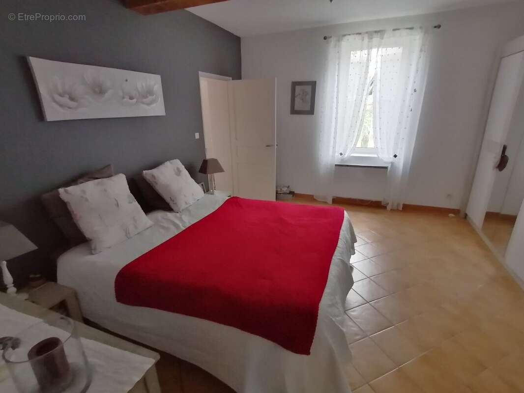 Maison à MONTAIGUT-SUR-SAVE