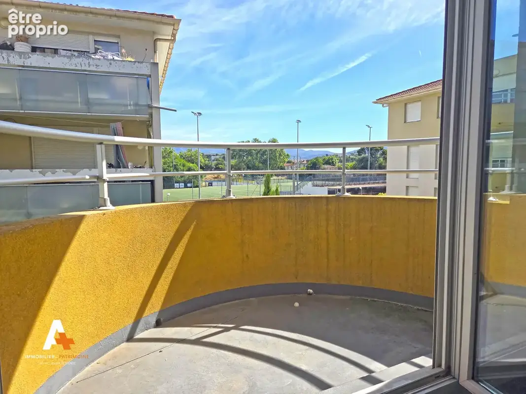 Vente Marseille 13013 - La Rose - Grand type 2 avec balcon et parking - photo 7