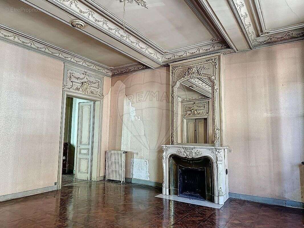 Autre à NIMES