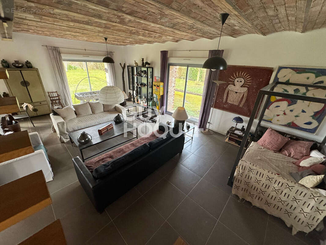 Maison à VILLETHIERRY