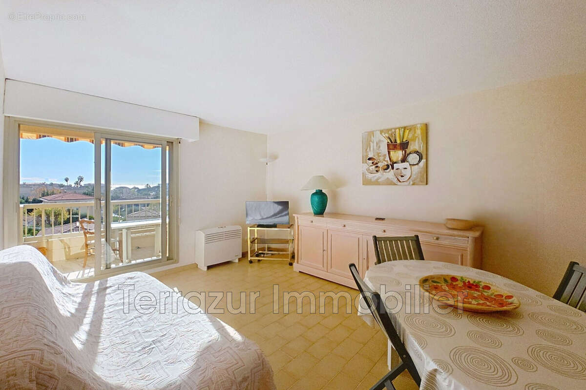 Appartement à VALLAURIS