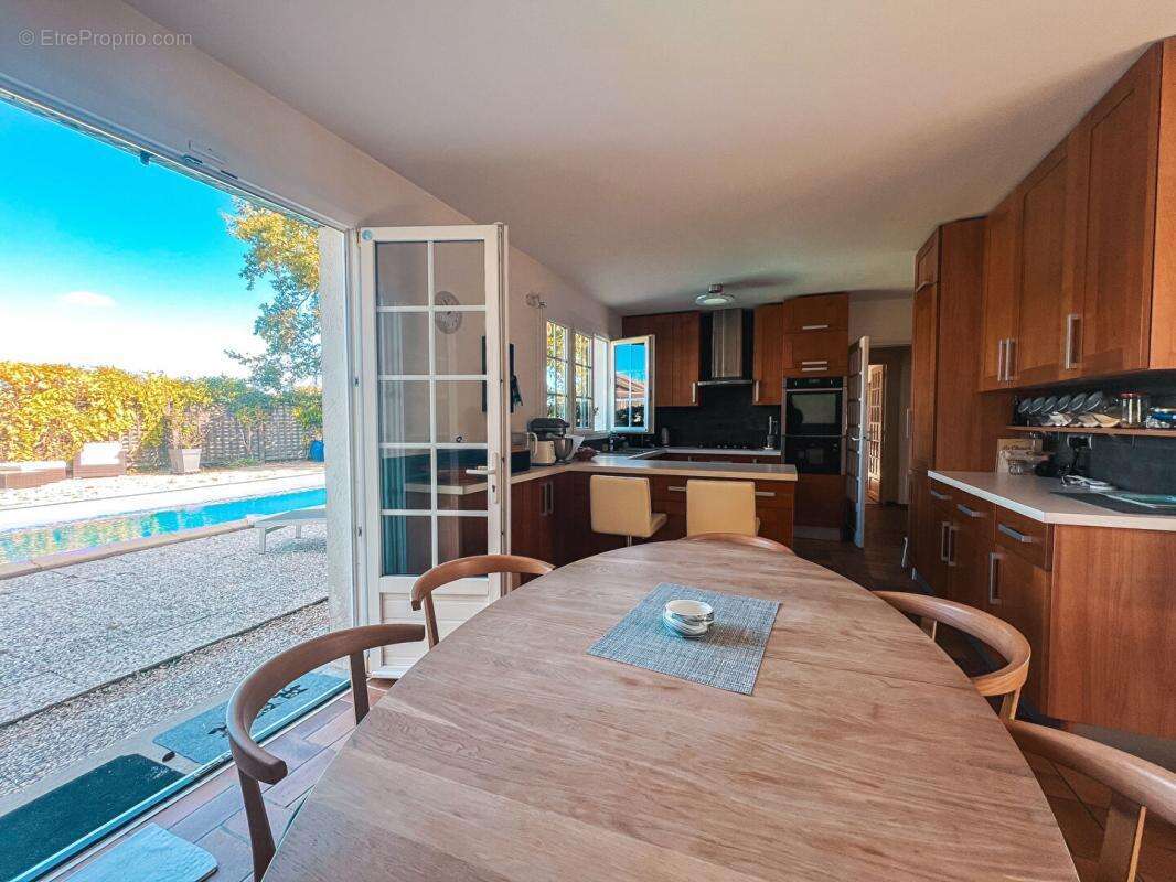 Maison à SAINT-ETIENNE-DE-MONTLUC