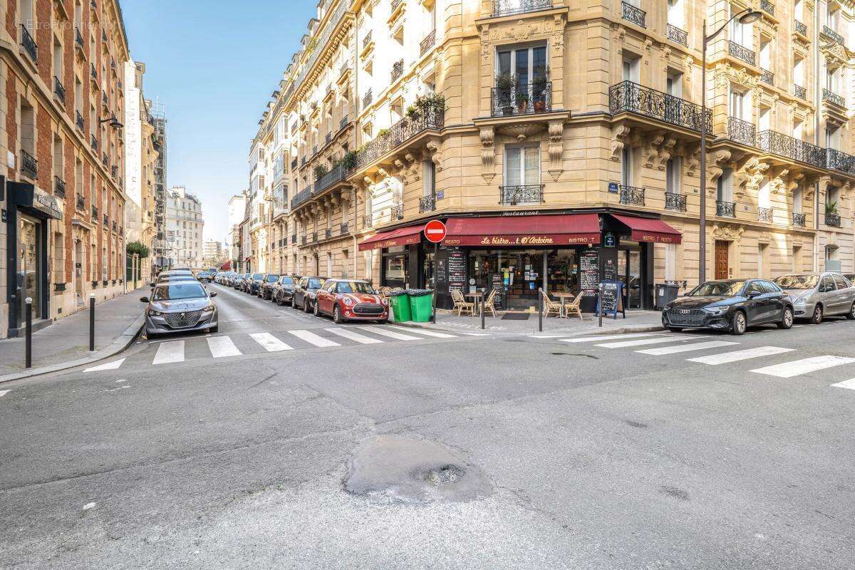 Appartement à PARIS-17E