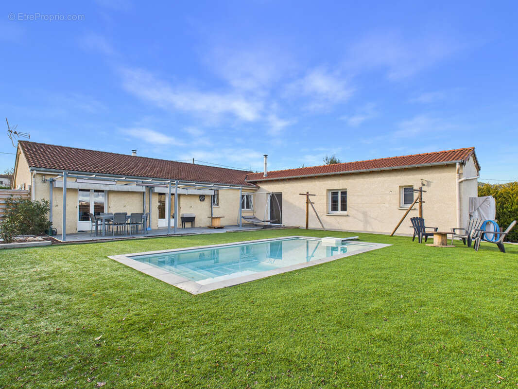 Maison à BAS-EN-BASSET