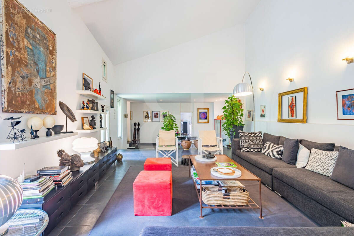 Maison à L'ISLE-SUR-LA-SORGUE