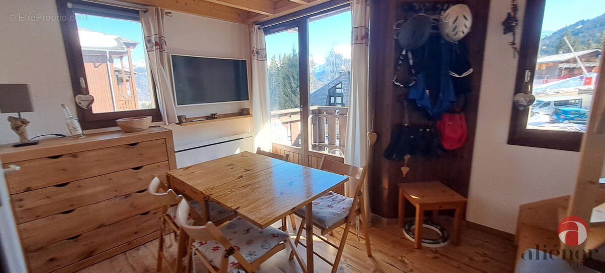 Appartement à MORILLON