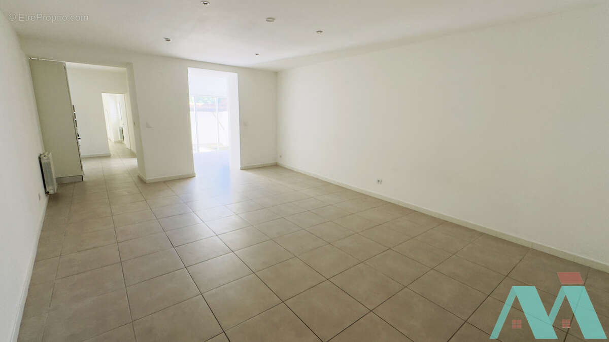 Appartement à SIGNES