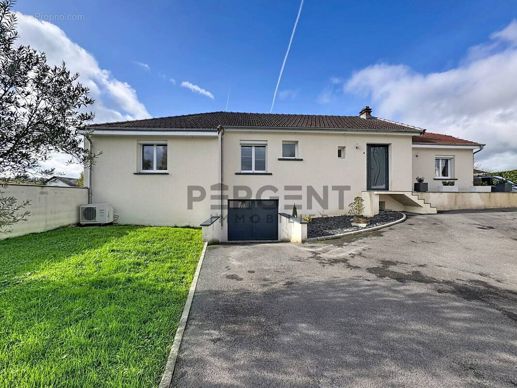 Maison à VIVIER-AU-COURT