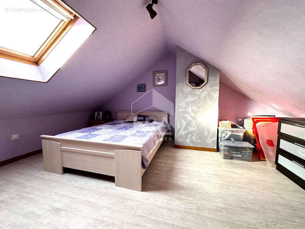 Maison à VILLENEUVE-LA-GUYARD