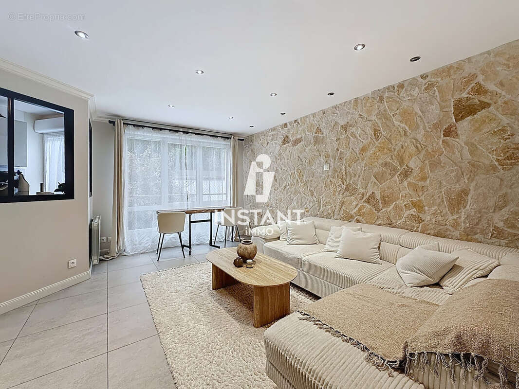 Appartement à VILLENEUVE-LE-ROI