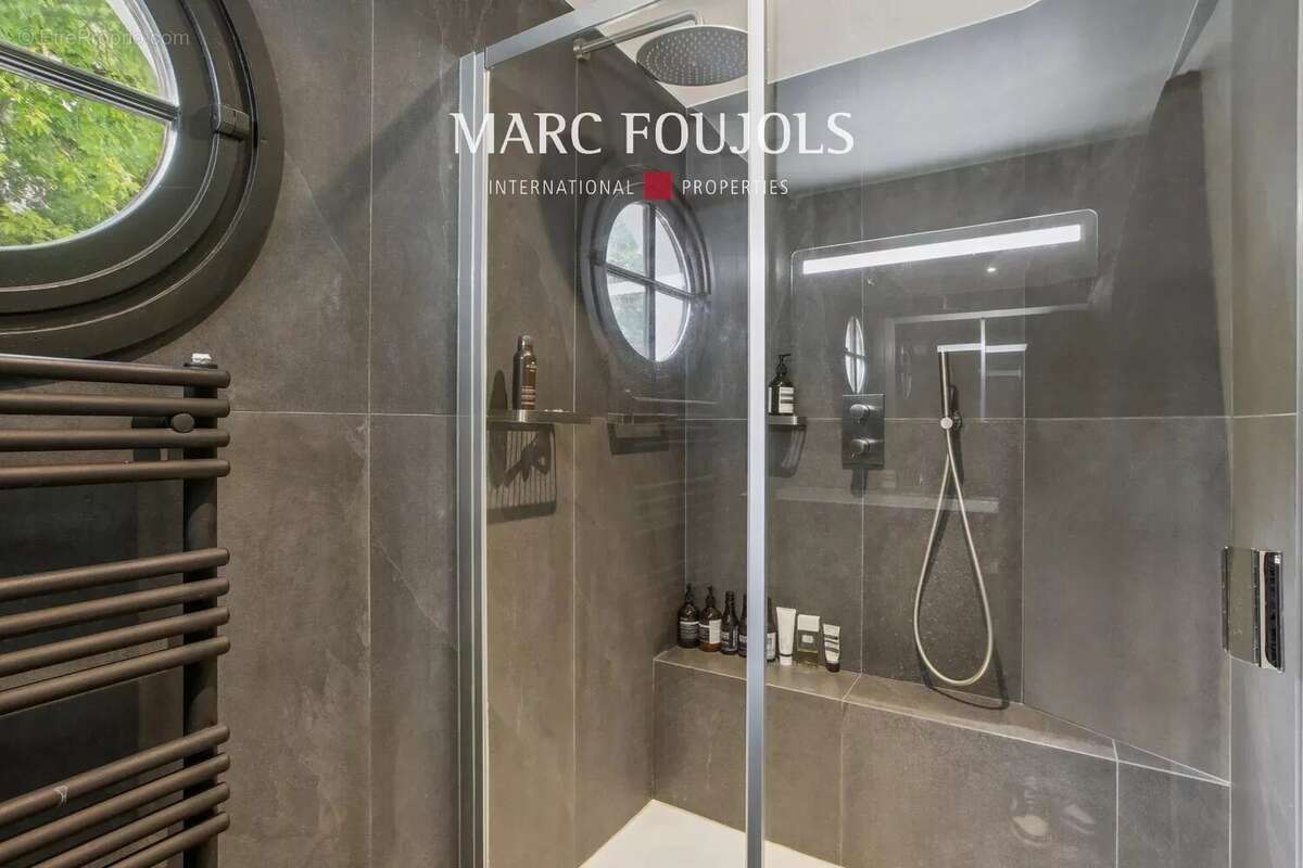 Maison à NEUILLY-SUR-SEINE