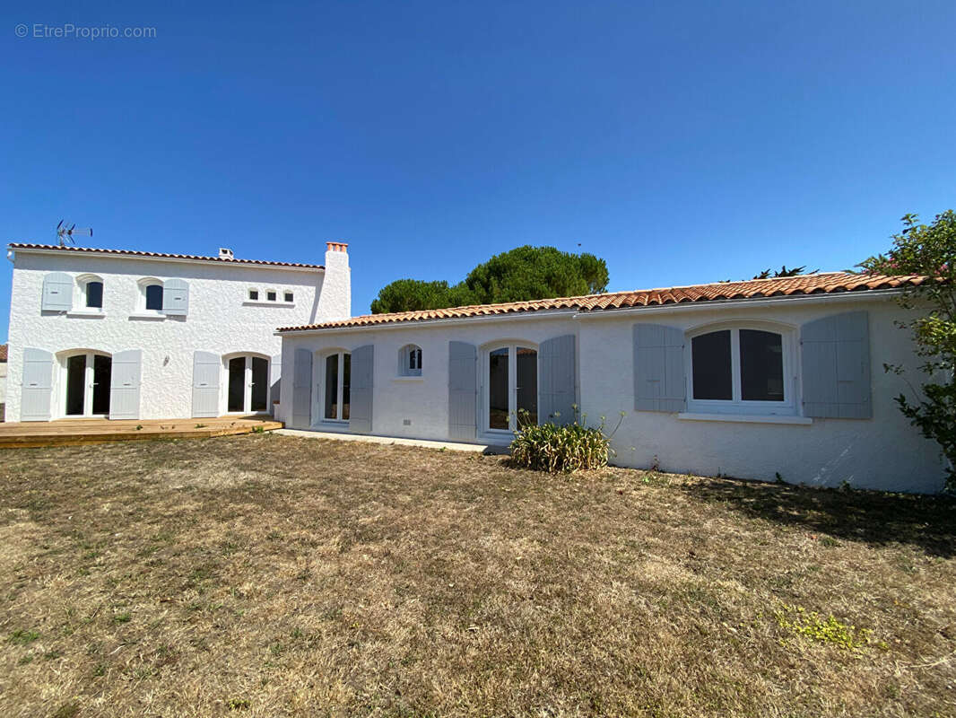 À 400 m de la plage - Maison de charme sur 1 000 m² de terrain - photo 14
