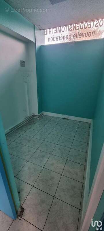 Photo 9 - Commerce à CONFLANS-SAINTE-HONORINE