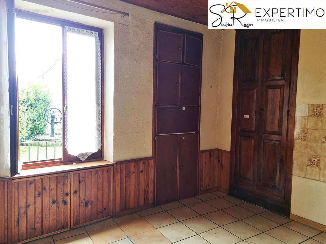 Maison à BUXIERES-SOUS-MONTAIGUT