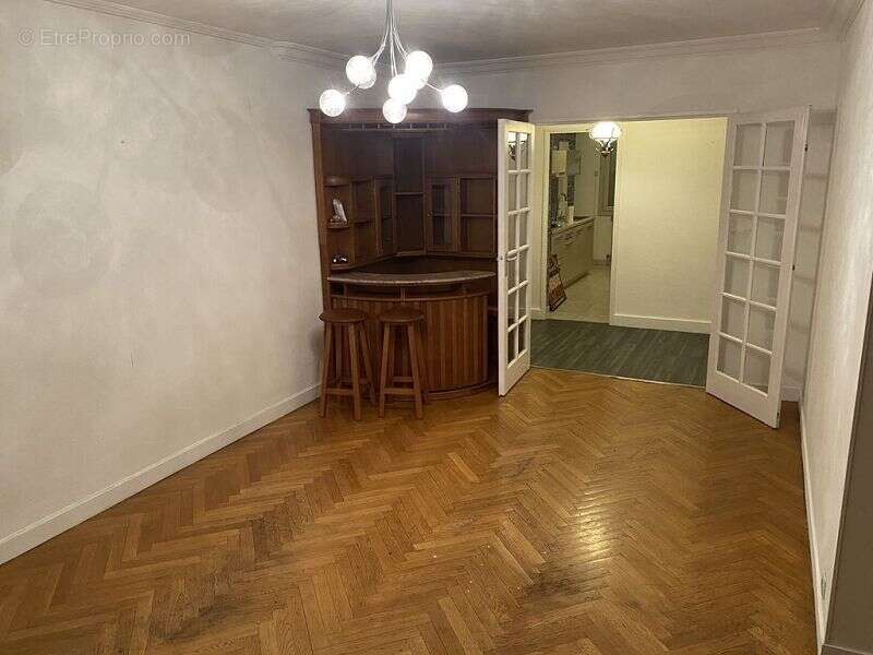 Appartement à SAINT-ETIENNE