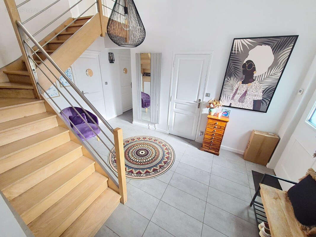 Maison à FLEURIEUX-SUR-L&#039;ARBRESLE