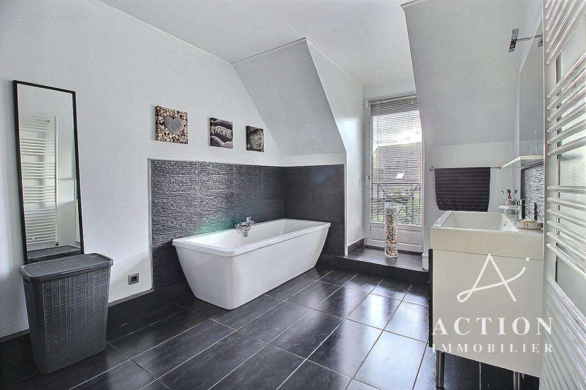 Maison à LYS-LEZ-LANNOY