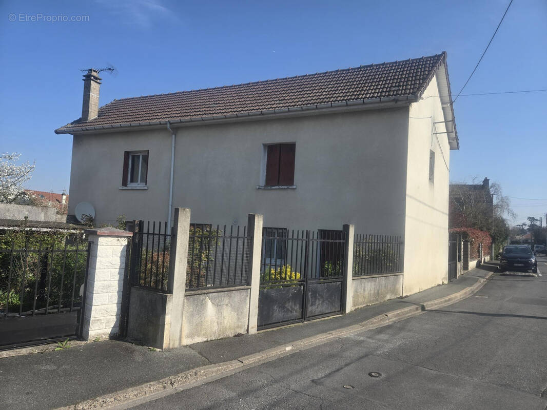 Maison à LIMEIL-BREVANNES