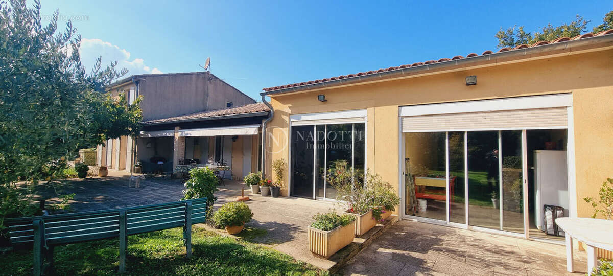 Maison à LACOSTE