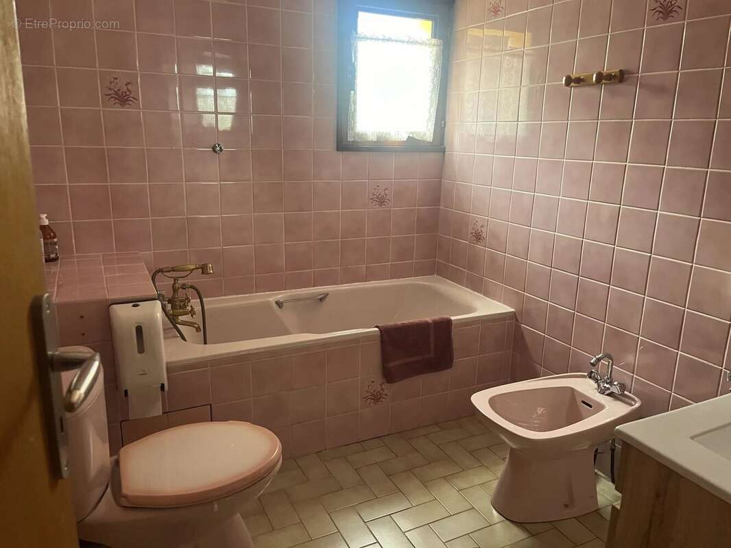 Maison à GINASSERVIS