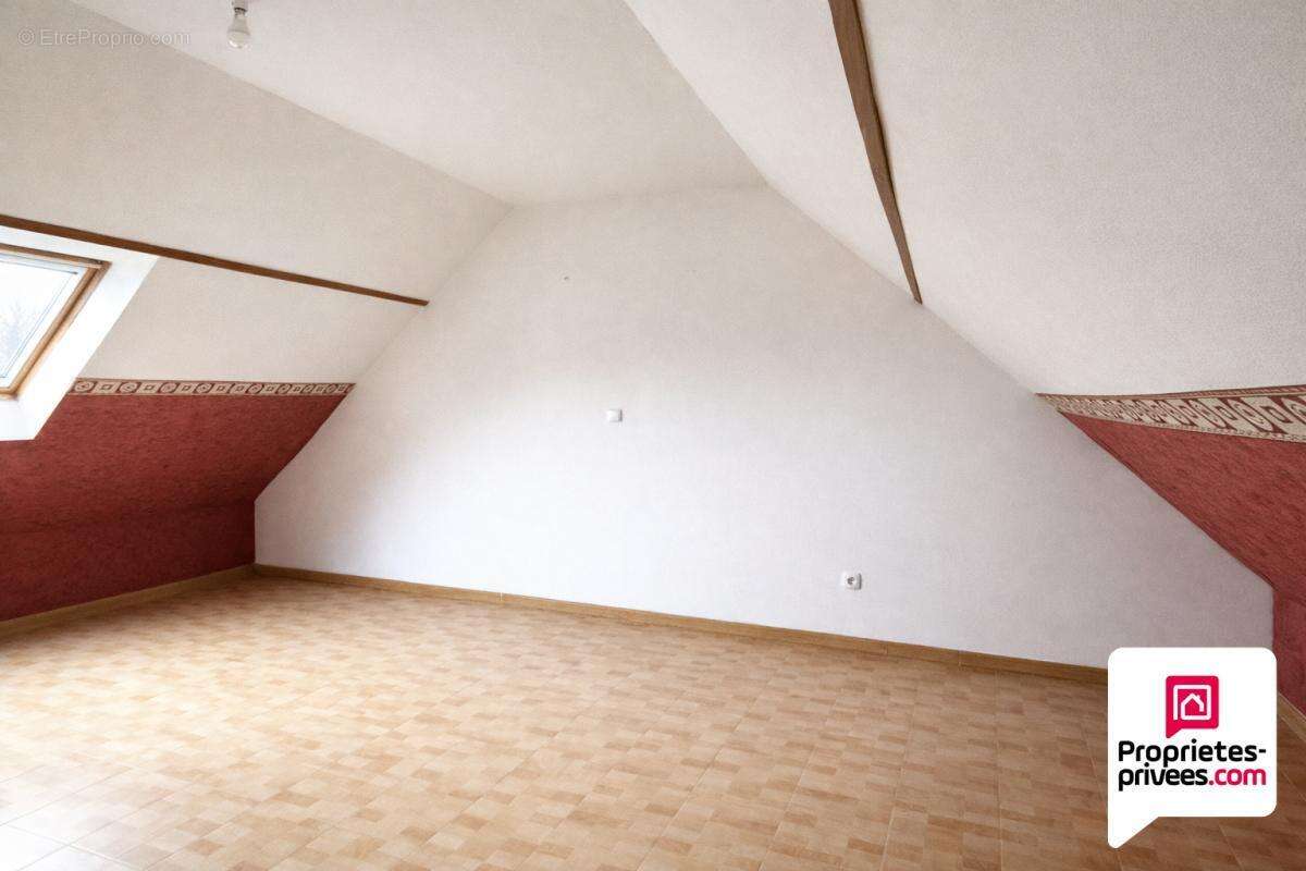 Maison à YVRE-L'EVEQUE