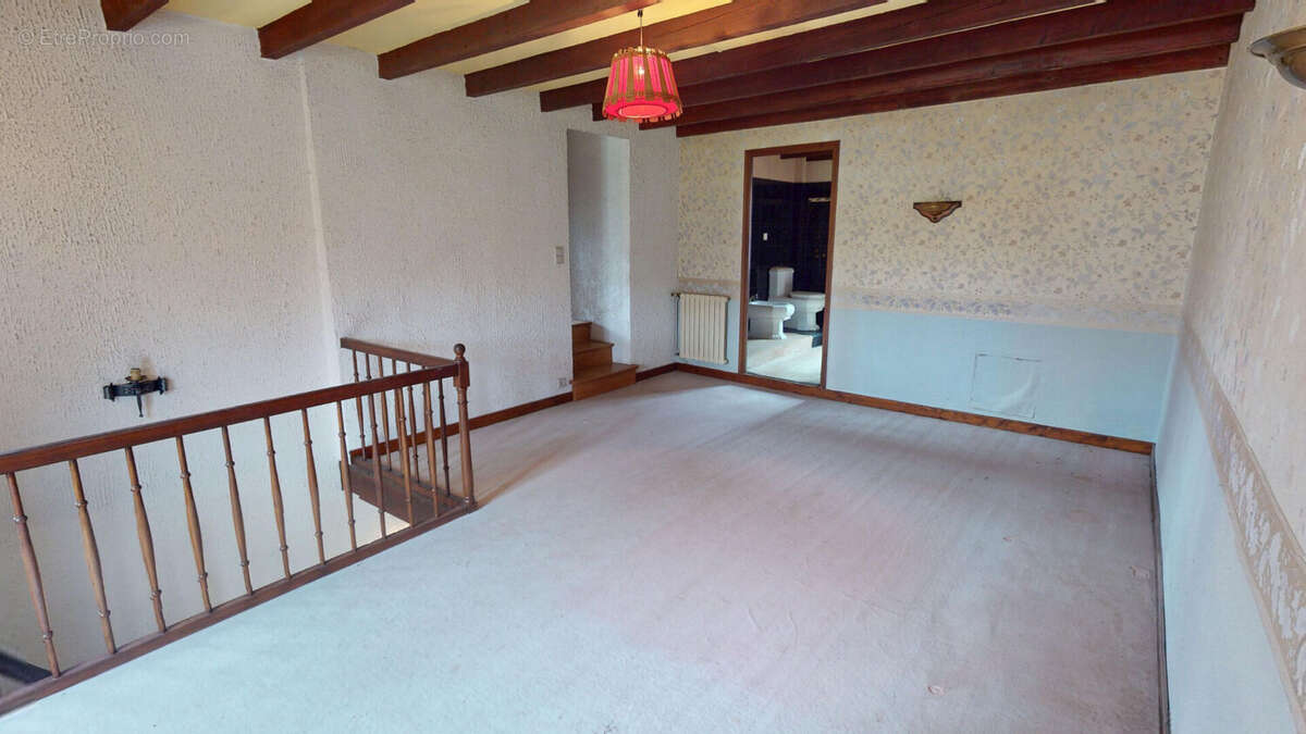Maison à NEUVILLE-SUR-AIN