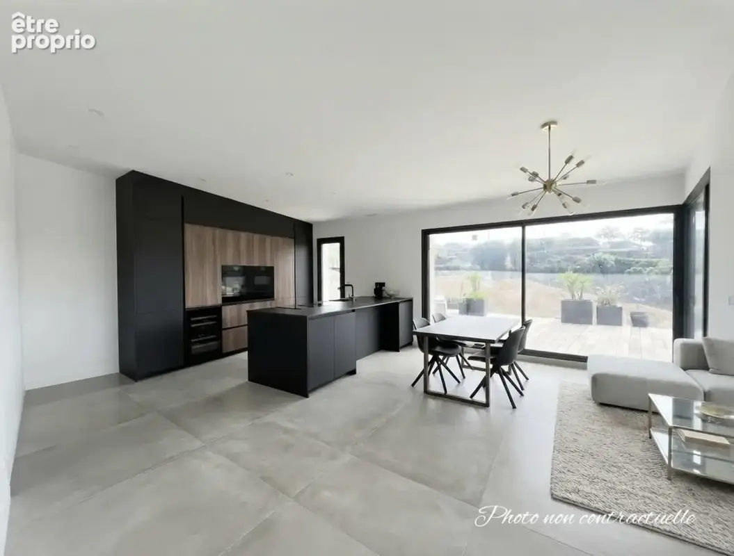34360 VILLESPASSANS Magnifique villa moderne de 230 m2 avec piscine et terrain de 1285 m2 - photo 5