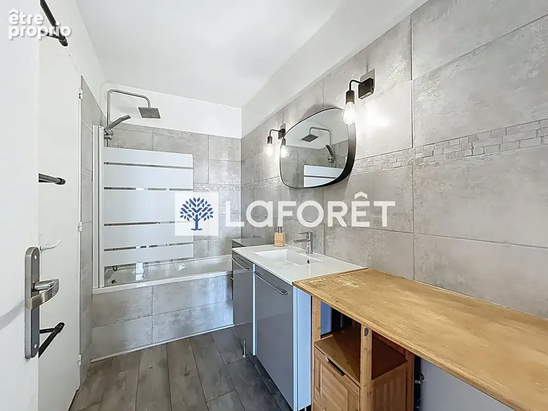 Appartement meublé vendu loué ? Dernier étage - photo 8