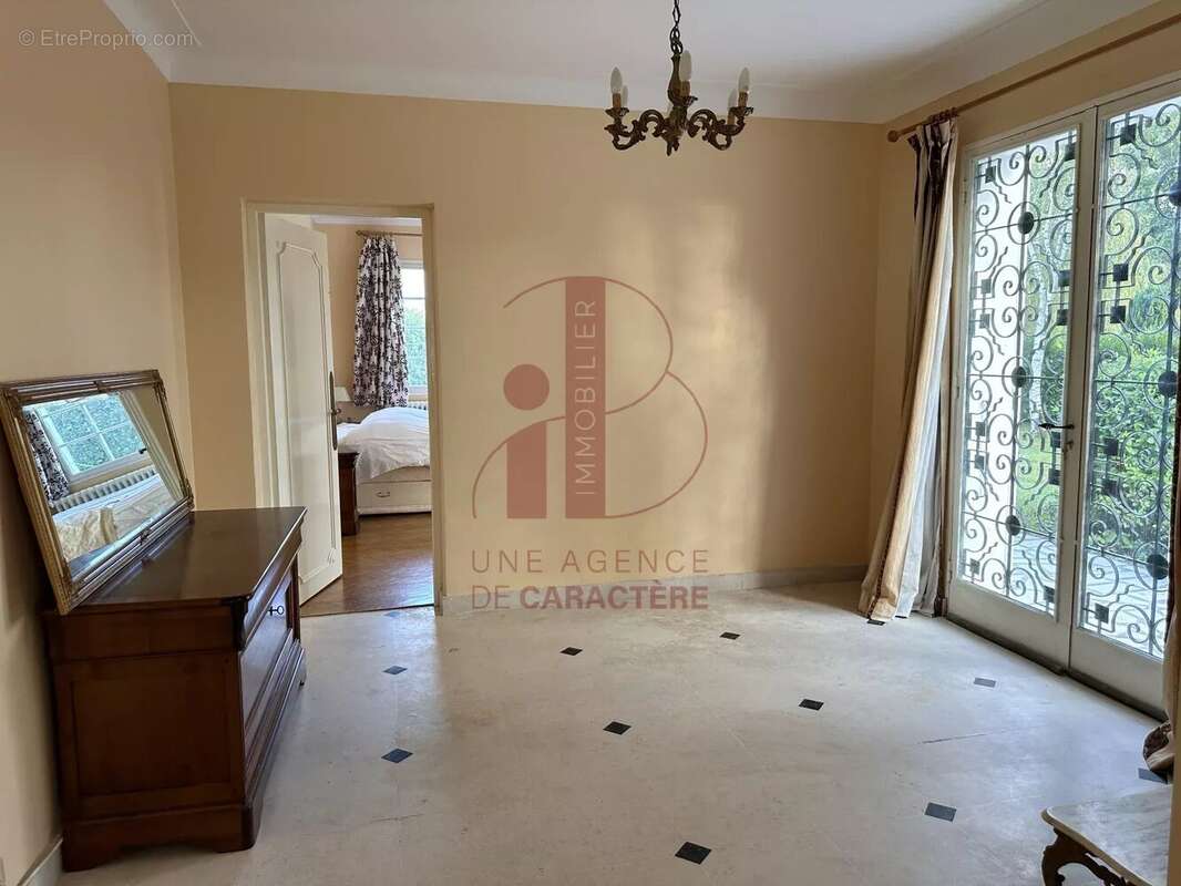 Maison à SAINT-MARTIN-EN-BIERE