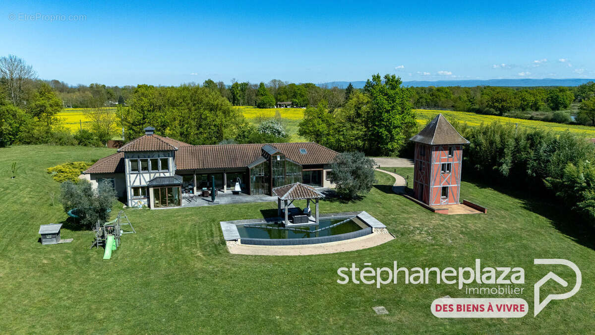 Maison à VERSAILLEUX