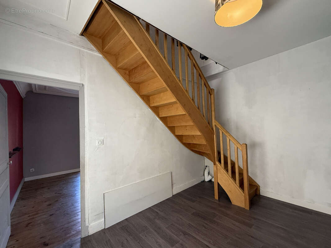 Maison à MAGNAC-BOURG